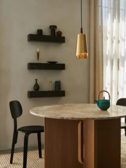 Audo Androgyne Dining Table -Furniture Shop MENU AndrogyneDiningTable Afteroom UmanoffPendant 01 600x eaea09fe 175f 48f1 8dd4 2dbecb6b595a