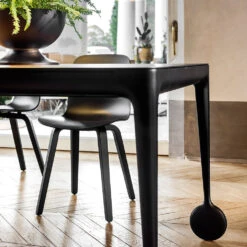 Magis Big Will Extending Table Philippe Starck -Furniture Shop Magis big will table ambient detail TV3132 black walnut 01