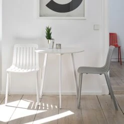 Magis Striped Table 22 Magis Striped Table -Furniture Shop Magis striped ambient multi TV255 TV247 white 01