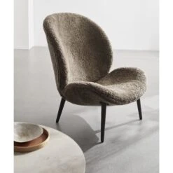 Vipp Lodge Lounge Chair -Furniture Shop Vipp466 lodge lounge curly 01 insta 2100x 0596b071 8f2c 4b47 8007 e74f502b2c70