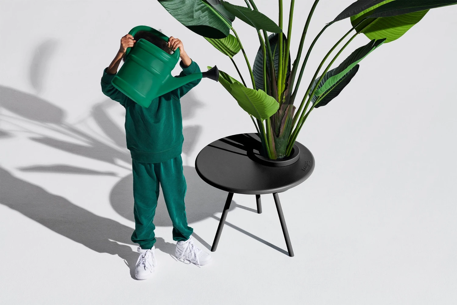 Fatboy Bakkes Side Table With Planter 3 Fatboy Bakkes Side Table With Planter - Image 3