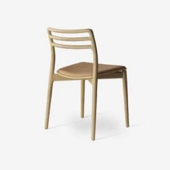 Vipp 481 Cabin Chair Light Oak W Leather -Furniture Shop vipp481 light oak sandleather 03