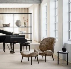 Vipp Lodge Lounge Chair -Furniture Shop vipp pencil factory musicarea 01 web 5 e1659909128255